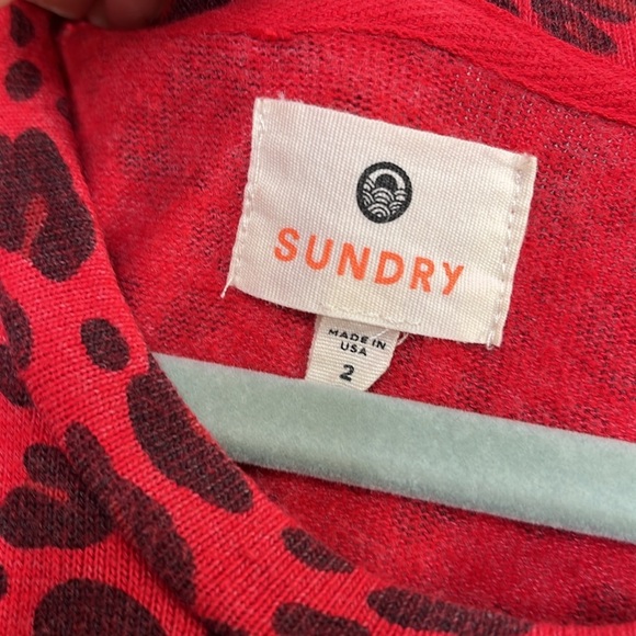 SUNDRY Leopard Print LOVE‎ Sweatshirt Red Size M - Picture 3 of 8